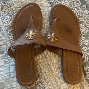 EUC/LIKE NEW TORY BURCH SANDALS